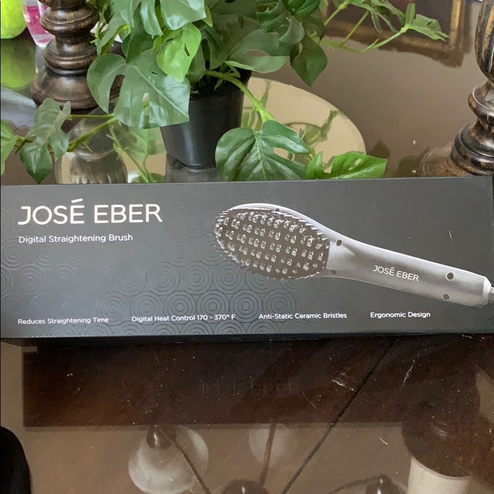 Straightening Brush